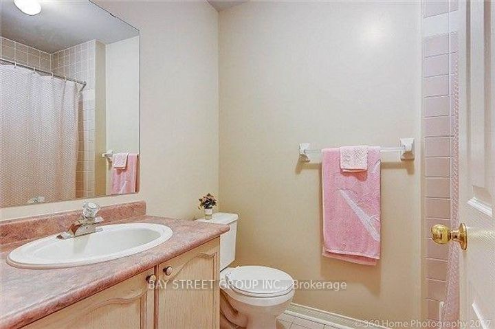 Photo 13 at 2870 Westbury Court, Central Erin Mills, Mississauga