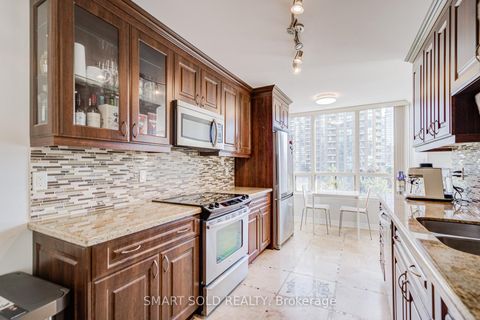 Photo 10 at 516 - 7 Bishop Avenue, Newtonbrook East, Toronto