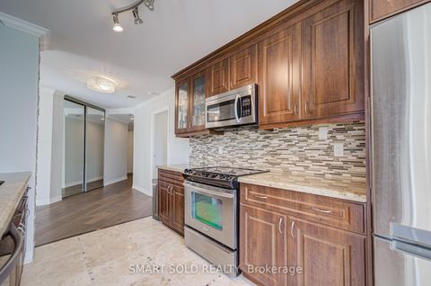 Photo 11 at 516 - 7 Bishop Avenue, Newtonbrook East, Toronto