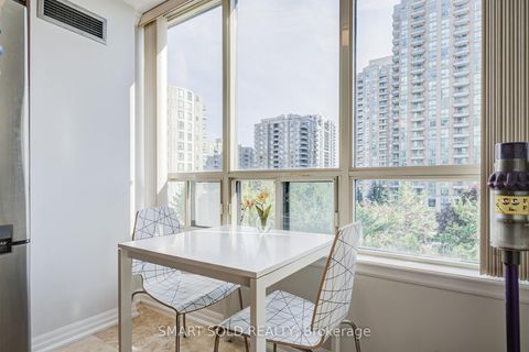 Photo 14 at 516 - 7 Bishop Avenue, Newtonbrook East, Toronto
