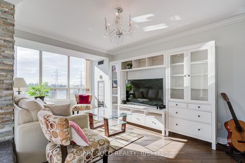 Photo 17 at 516 - 7 Bishop Avenue, Newtonbrook East, Toronto