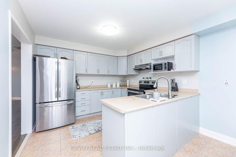 Photo 15 at 735 Brasswinds Trail, Pinecrest, Oshawa