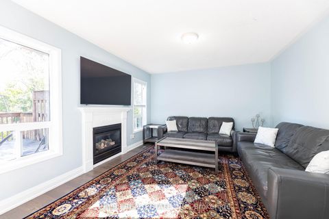 Photo 17 at 735 Brasswinds Trail, Pinecrest, Oshawa