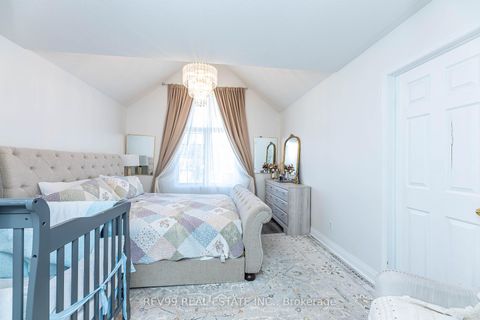 Photo 23 at 735 Brasswinds Trail, Pinecrest, Oshawa