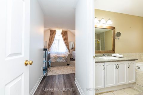 Photo 24 at 735 Brasswinds Trail, Pinecrest, Oshawa