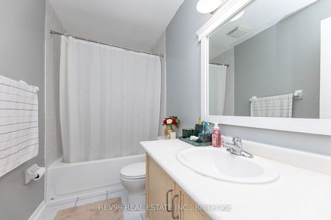 Photo 32 at 735 Brasswinds Trail, Pinecrest, Oshawa