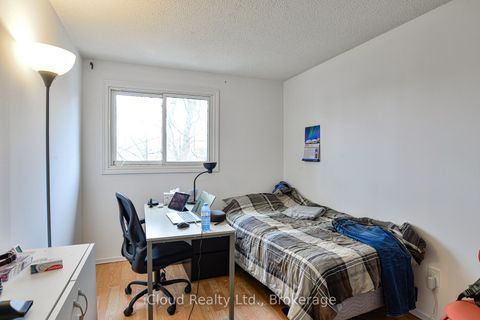 Photo 5 at 34 Kipling Place, Letitia Heights, Barrie Photo 5 at 34 Kipling Place, Letitia Heights, Barrie