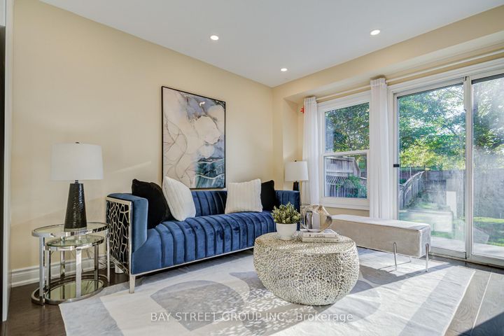 Photo 1 at 107 Enchanted Hills Crescent, Milliken, Toronto