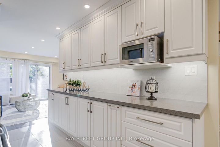Photo 17 at 107 Enchanted Hills Crescent, Milliken, Toronto