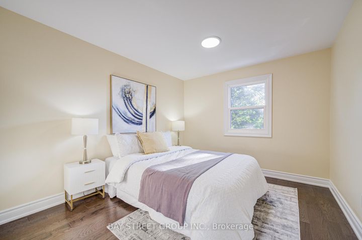 Photo 33 at 107 Enchanted Hills Crescent, Milliken, Toronto