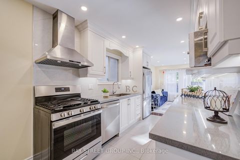 Photo 3 at 107 Enchanted Hills Crescent, Milliken, Toronto