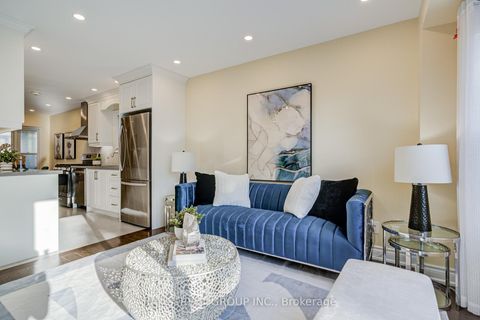Photo 7 at 107 Enchanted Hills Crescent, Milliken, Toronto