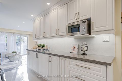 Photo 17 at 107 Enchanted Hills Crescent, Milliken, Toronto