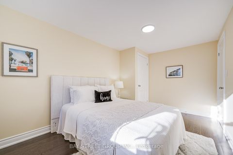 Photo 31 at 107 Enchanted Hills Crescent, Milliken, Toronto