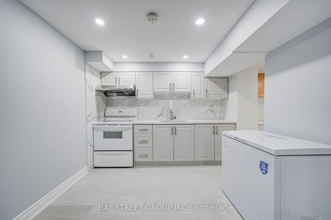 Photo 39 at 107 Enchanted Hills Crescent, Milliken, Toronto