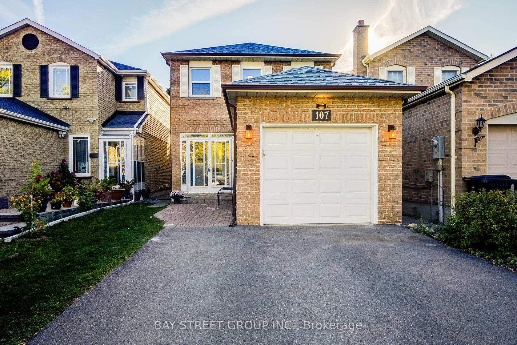 107 Enchanted Hills Crescent, Milliken, Toronto 