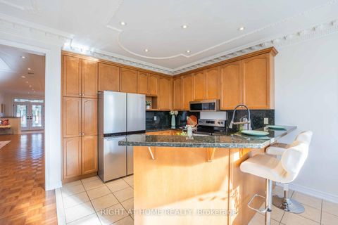 Photo 11 at 86 Dewpoint Road, Patterson, Vaughan