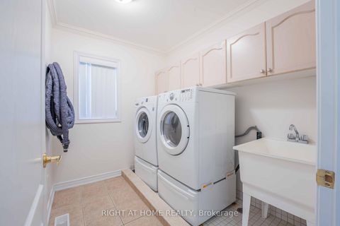 Photo 26 at 86 Dewpoint Road, Patterson, Vaughan