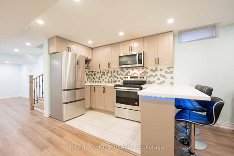 Photo 27 at 86 Dewpoint Road, Patterson, Vaughan