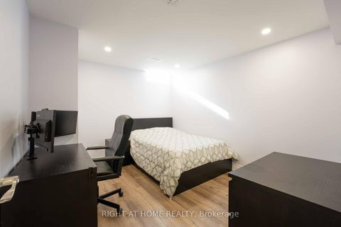 Photo 30 at 86 Dewpoint Road, Patterson, Vaughan