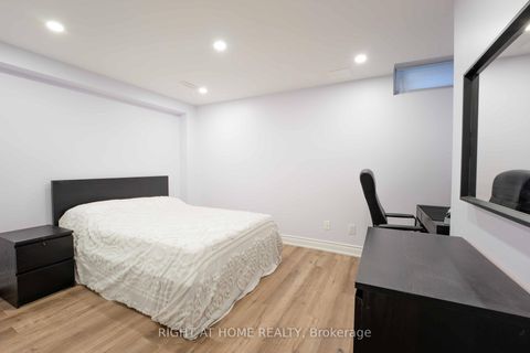 Photo 31 at 86 Dewpoint Road, Patterson, Vaughan