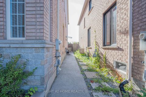 Photo 34 at 86 Dewpoint Road, Patterson, Vaughan