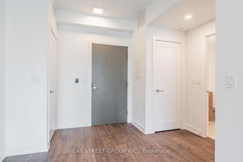 Photo 3 at 1008 - 50 Mccaul Street, Chinatown, Toronto