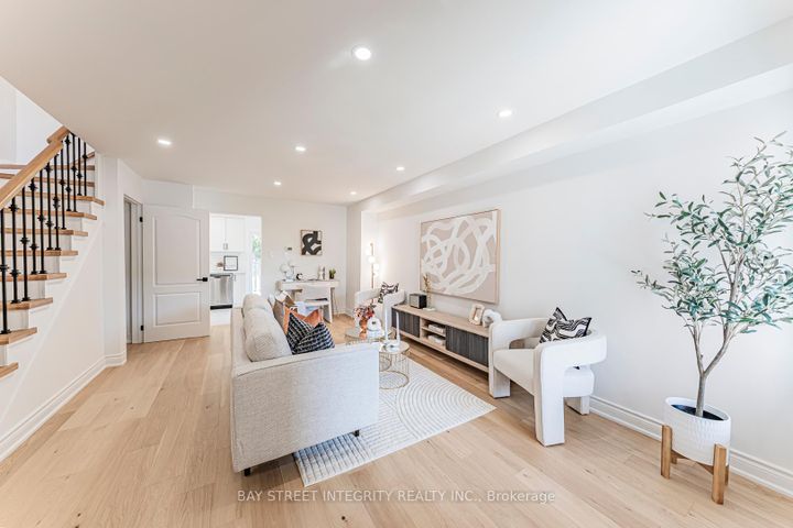 Photo 4 at 6847 Dillingwood Drive, Lisgar, Mississauga