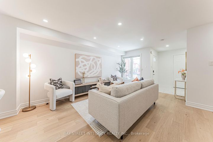 Photo 7 at 6847 Dillingwood Drive, Lisgar, Mississauga