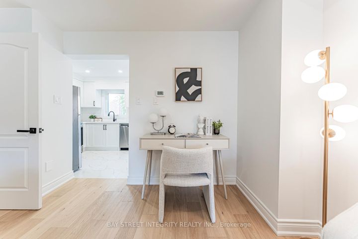 Photo 10 at 6847 Dillingwood Drive, Lisgar, Mississauga