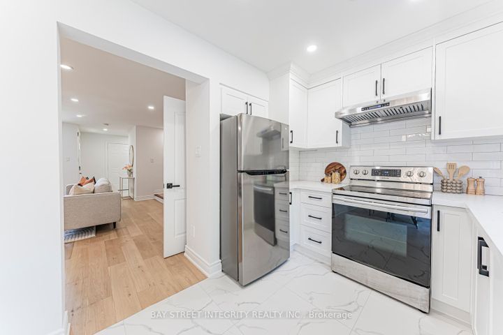 Photo 19 at 6847 Dillingwood Drive, Lisgar, Mississauga