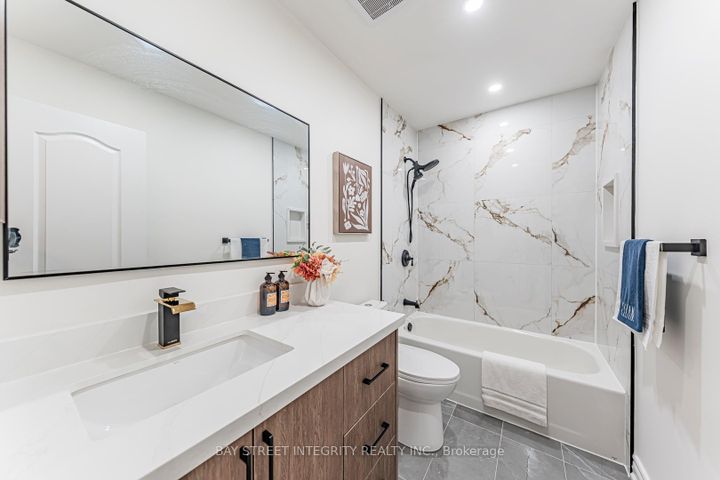 Photo 35 at 6847 Dillingwood Drive, Lisgar, Mississauga