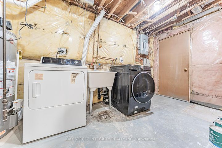 Photo 43 at 6847 Dillingwood Drive, Lisgar, Mississauga