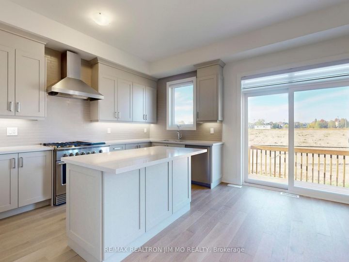 Photo 9 at 20 Nanhai Avenue, Angus Glen, Markham