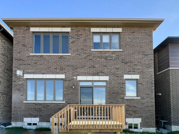Photo 33 at 20 Nanhai Avenue, Angus Glen, Markham