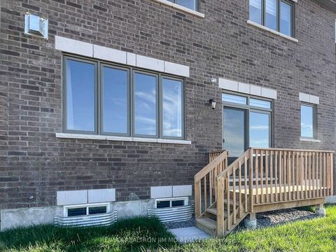 Photo 35 at 20 Nanhai Avenue, Angus Glen, Markham