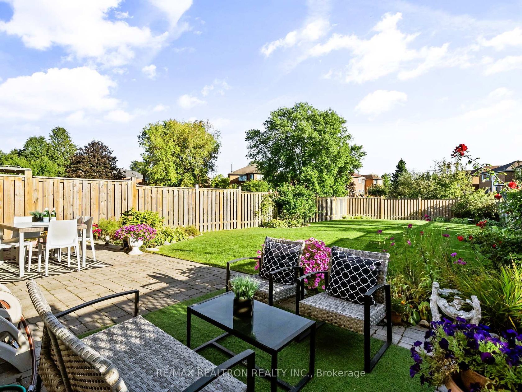 62 Darby Court, Rouge E11, Toronto by Loree Meneguzzi Real Estate 62 Darby Court, Rouge E11, Toronto
