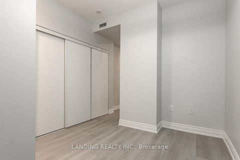 Photo 5 at 716 - 909 Bay Street, Bay Street Corridor, Toronto