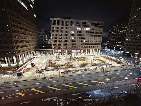 Photo 19 at 716 - 909 Bay Street, Bay Street Corridor, Toronto