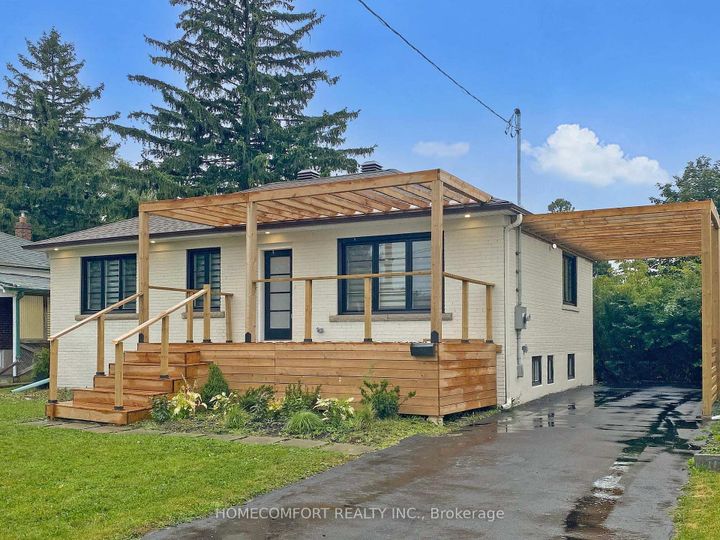 Photo 1 at 270 Brighton Avenue, Bathurst Manor, Toronto