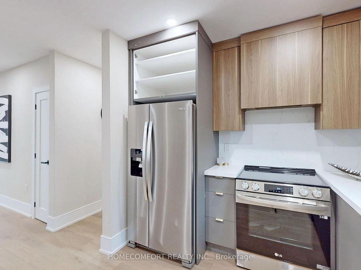 Photo 15 at 270 Brighton Avenue, Bathurst Manor, Toronto