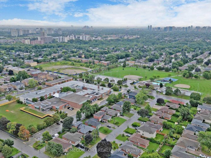 Photo 45 at 270 Brighton Avenue, Bathurst Manor, Toronto