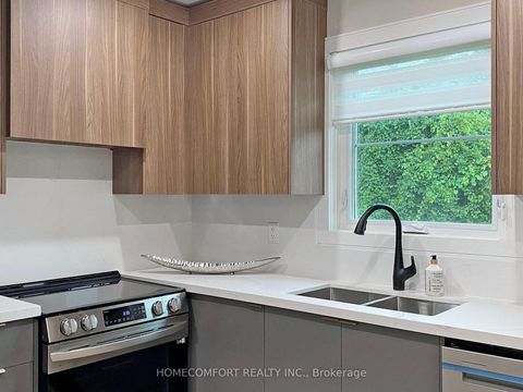 Photo 16 at 270 Brighton Avenue, Bathurst Manor, Toronto