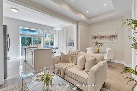 Photo 6 at 17 Kingsville Lane, Mill Pond, Richmond Hill