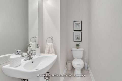 Photo 14 at 17 Kingsville Lane, Mill Pond, Richmond Hill Photo 14 at 17 Kingsville Lane, Mill Pond, Richmond Hill