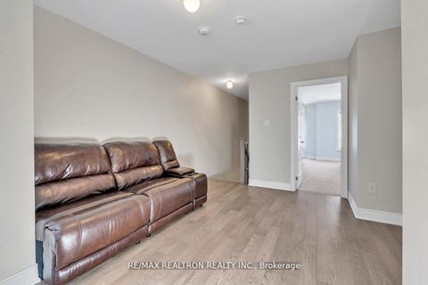 Photo 23 at 17 Kingsville Lane, Mill Pond, Richmond Hill