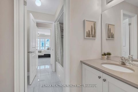 Photo 32 at 17 Kingsville Lane, Mill Pond, Richmond Hill