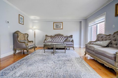Photo 4 at 22 Michelle Drive, East Woodbridge, Vaughan