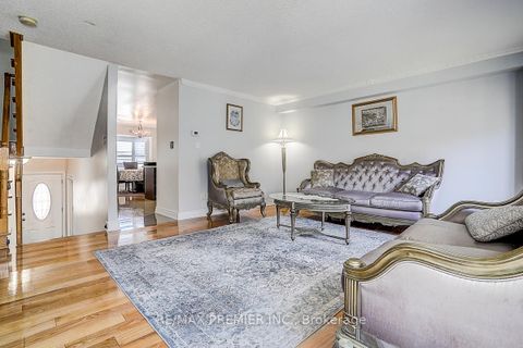 Photo 5 at 22 Michelle Drive, East Woodbridge, Vaughan