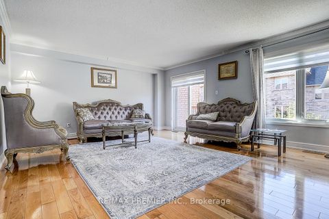 Photo 8 at 22 Michelle Drive, East Woodbridge, Vaughan